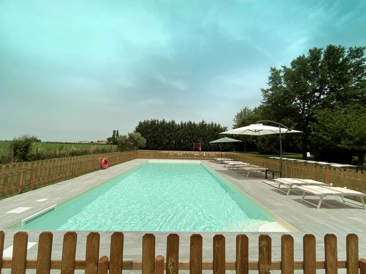 Bed and Breakfast Il Bianconiglio R&B Carraie Exterior foto